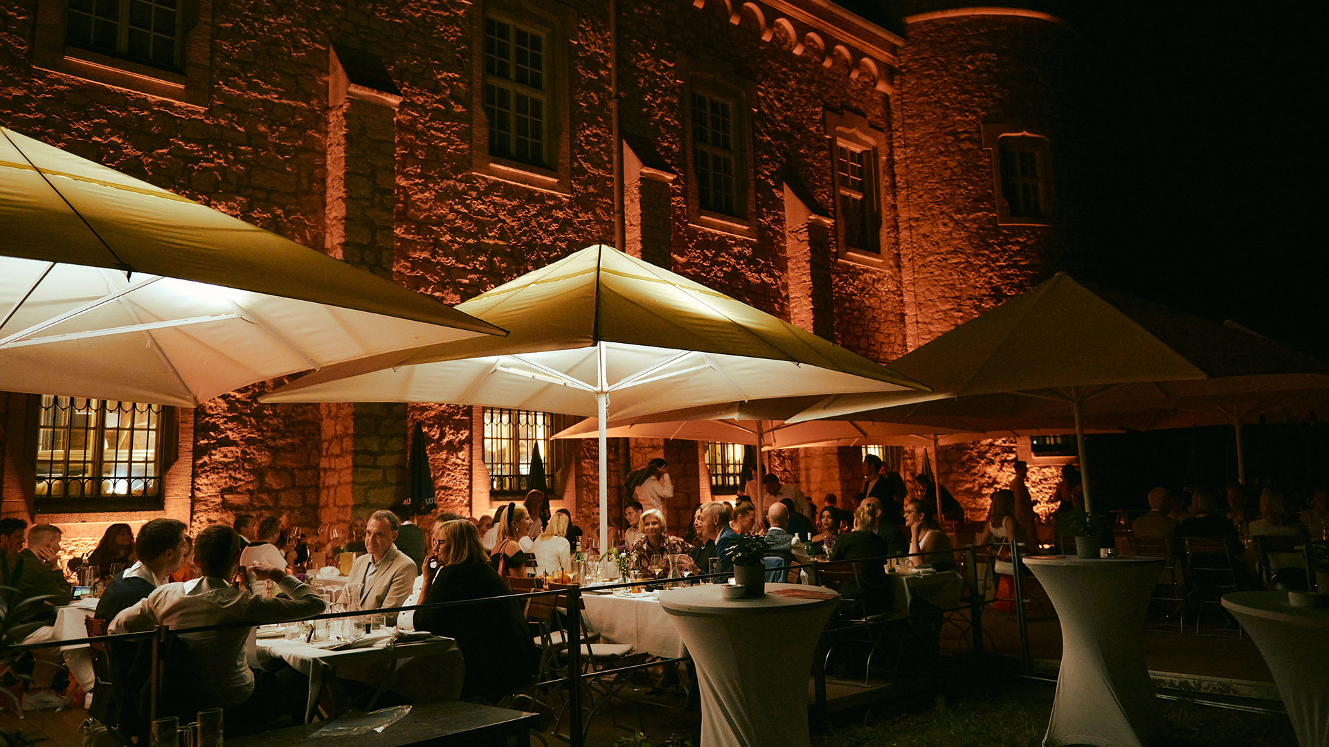 magische abende im brauhaus am schloss neue beleuchtung fuer zauberhaftes flair 1920x1080 1